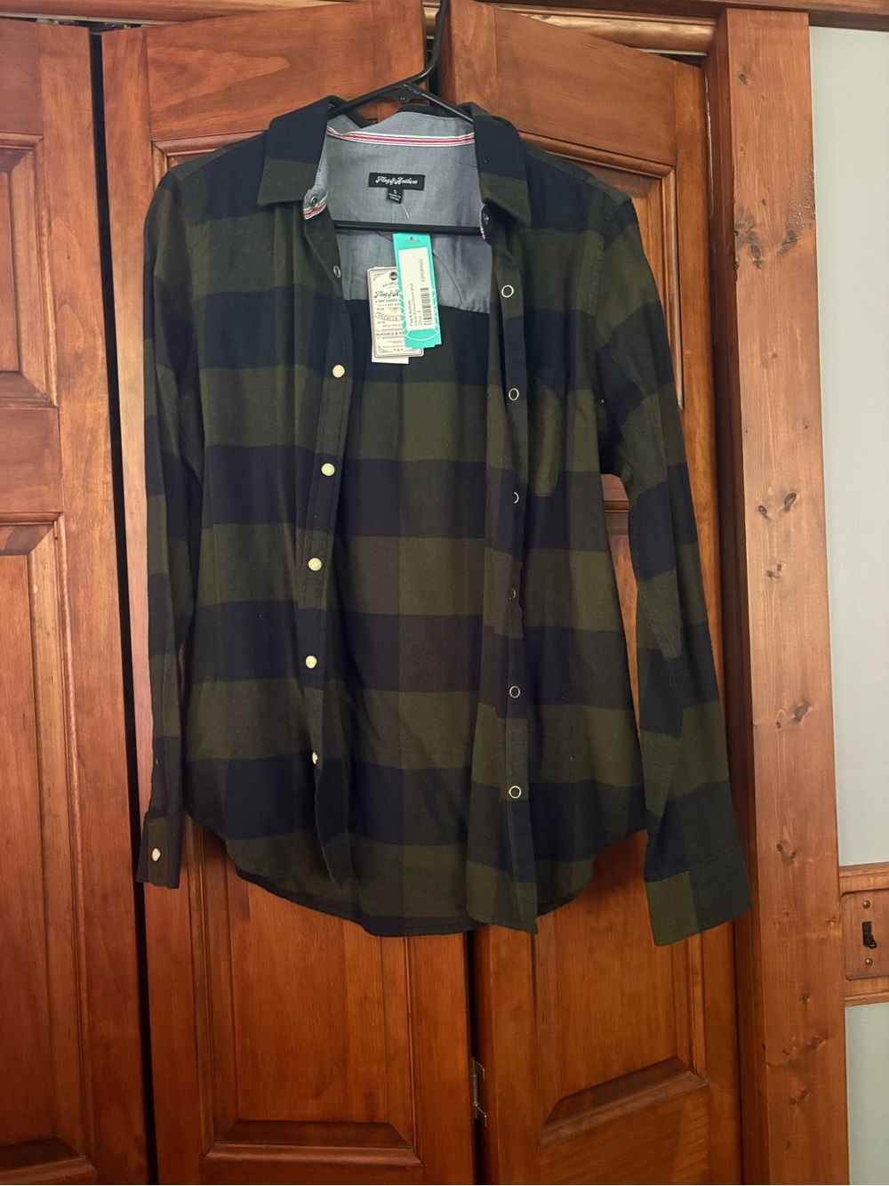 Green & Black Plaid Button-Up Shirt